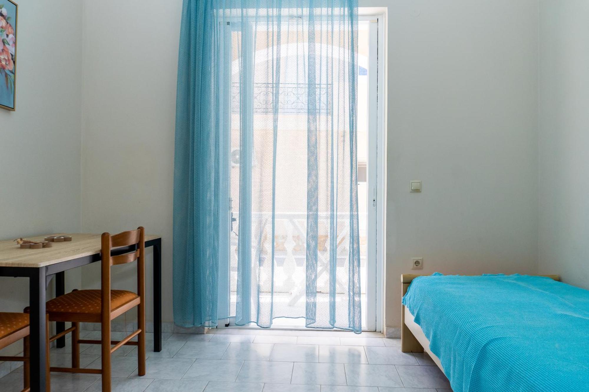 Mentikas Studios Laganas Bagian luar foto